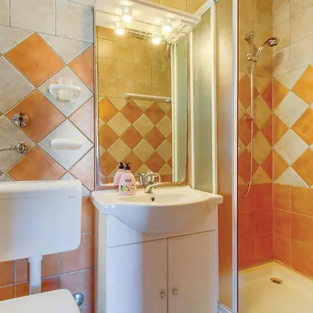 Appartamento Amazing In With Wifi Susak