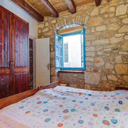 Apartamento Amazing In With Wifi Susak